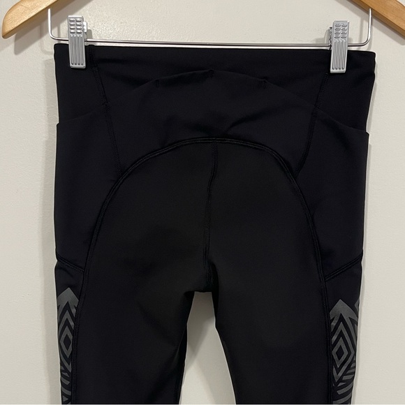 Lululemon Stash It Crop Black 6 - Picture 13 of 16